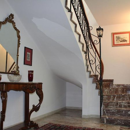 Tres Chic Bed & Breakfast Чивитанова Марке Екстериор снимка