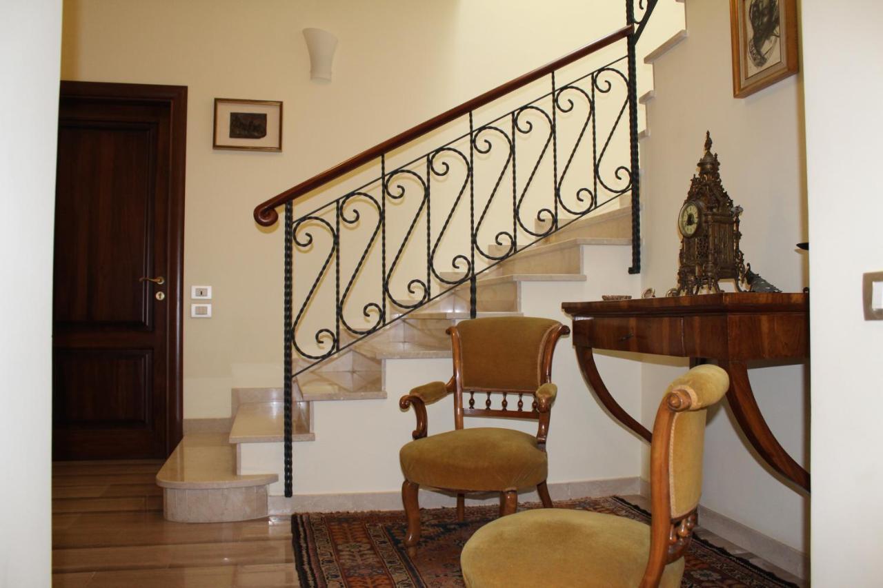 Tres Chic Bed & Breakfast Чивитанова Марке Екстериор снимка