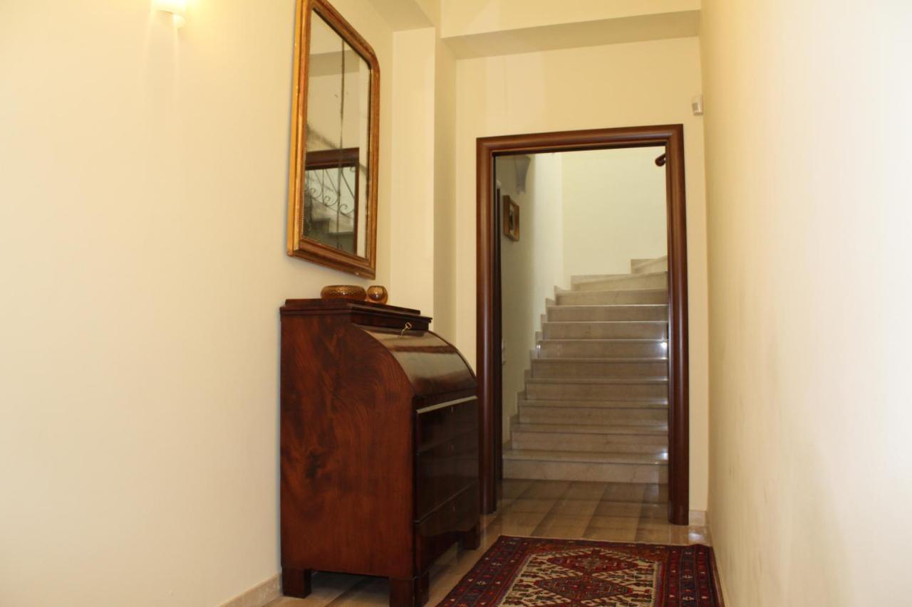 Tres Chic Bed & Breakfast Чивитанова Марке Екстериор снимка