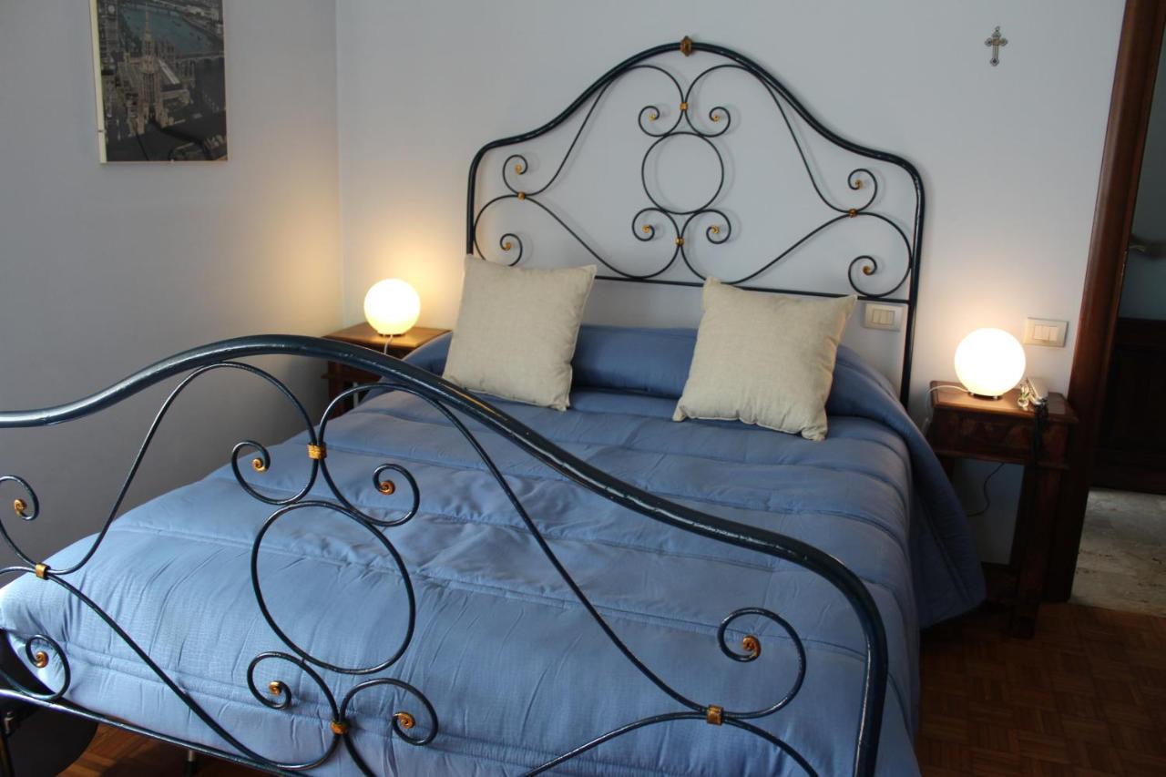 Tres Chic Bed & Breakfast Чивитанова Марке Екстериор снимка